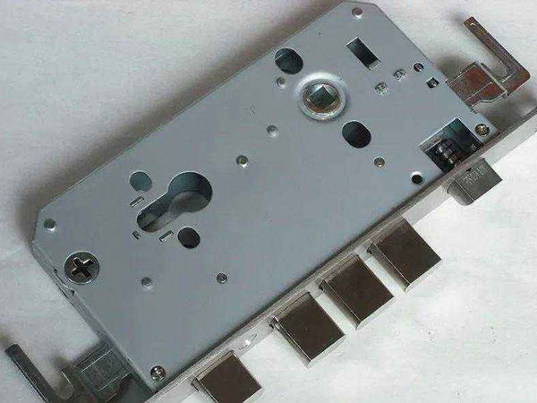 铁山港24小时上门开锁公司