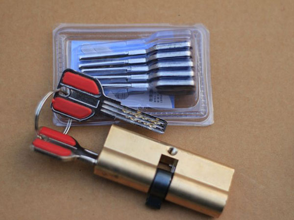 铁山港24小时上门开锁公司